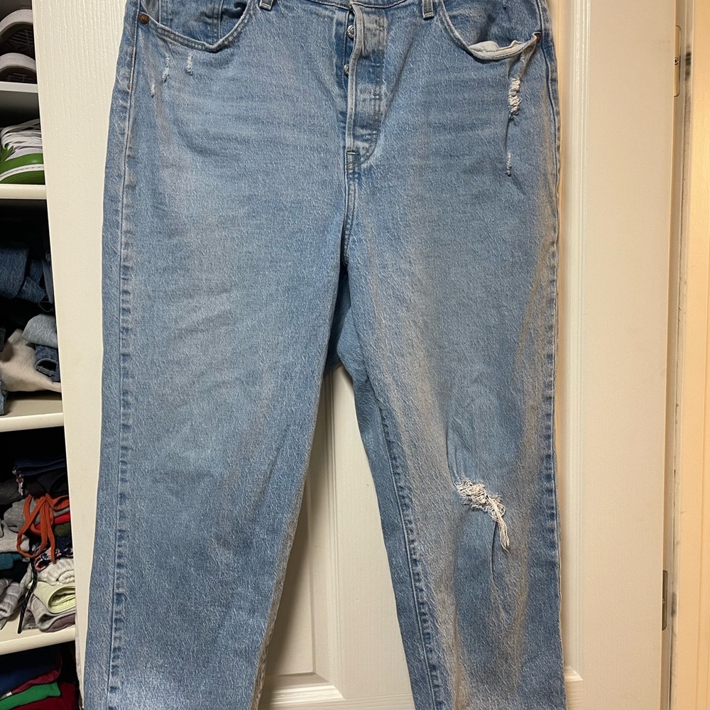 Levi’s Ribcage Straight Light Blue Denim Jeans